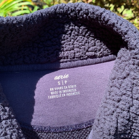 Aerie fuzzy half button overhead sweatshirt/jacket Navy size small - Picture 3 of 4